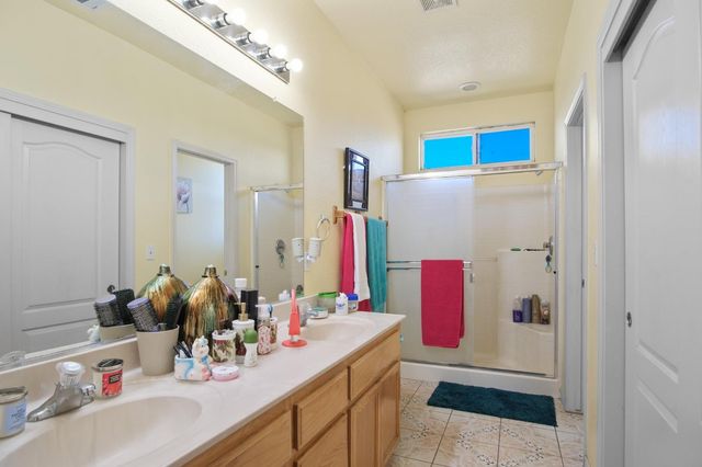 2907 Evergreen Ct, Livingston, CA 95334