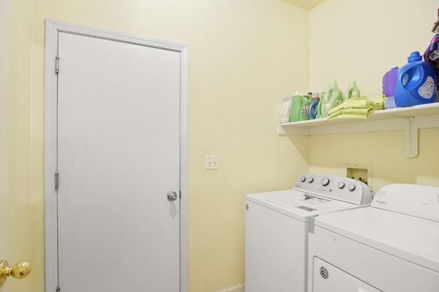 2907 Evergreen Ct, Livingston, CA 95334