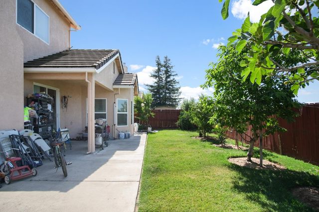 2907 Evergreen Ct, Livingston, CA 95334