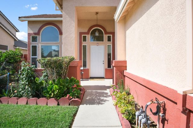 2907 Evergreen Ct, Livingston, CA 95334