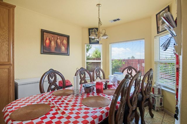 2907 Evergreen Ct, Livingston, CA 95334
