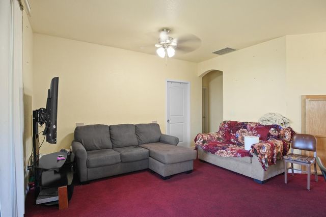 2907 Evergreen Ct, Livingston, CA 95334