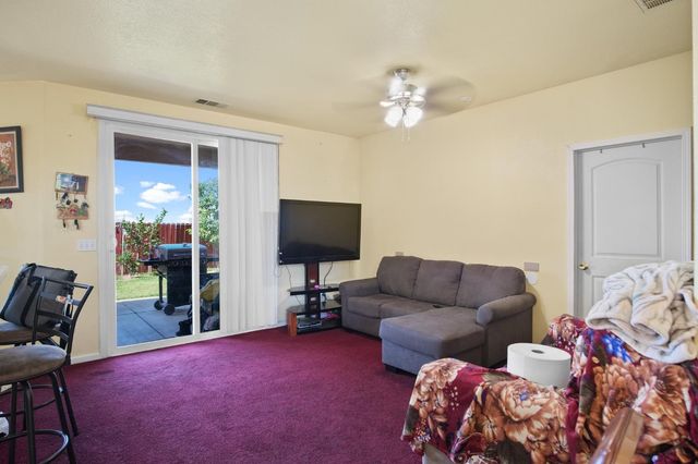 2907 Evergreen Ct, Livingston, CA 95334