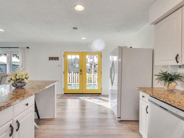 13707 Pirates Beach Boulevard, Galveston, TX 77554