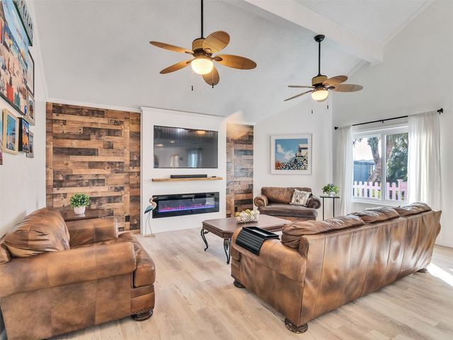 13707 Pirates Beach Boulevard, Galveston, TX 77554