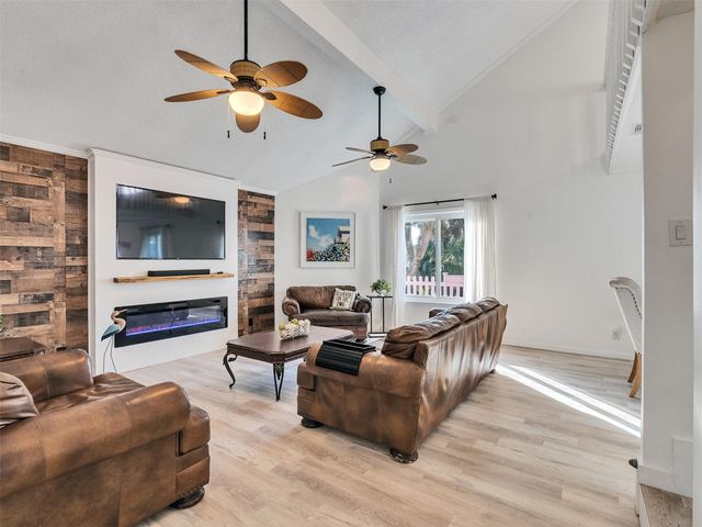 13707 Pirates Beach Boulevard, Galveston, TX 77554