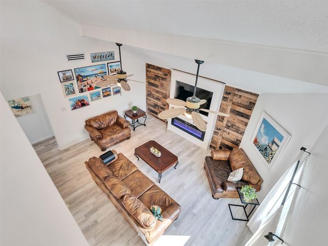 13707 Pirates Beach Boulevard, Galveston, TX 77554