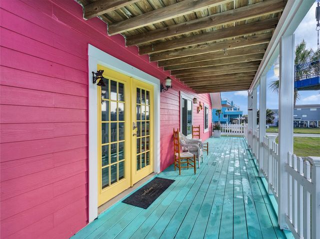 13707 Pirates Beach Boulevard, Galveston, TX 77554