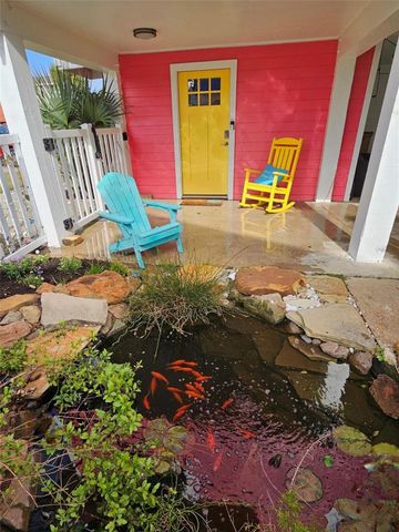 13707 Pirates Beach Boulevard, Galveston, TX 77554