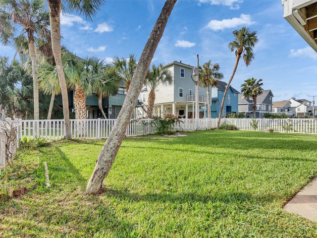 13707 Pirates Beach Boulevard, Galveston, TX 77554