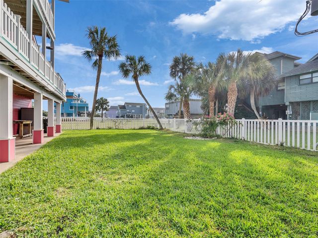 13707 Pirates Beach Boulevard, Galveston, TX 77554
