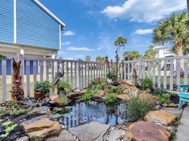 13707 Pirates Beach Boulevard, Galveston, TX 77554