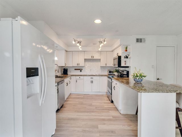 13707 Pirates Beach Boulevard, Galveston, TX 77554