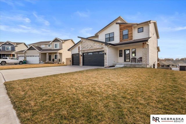 305 OTOE Drive, Yutan, NE 68073