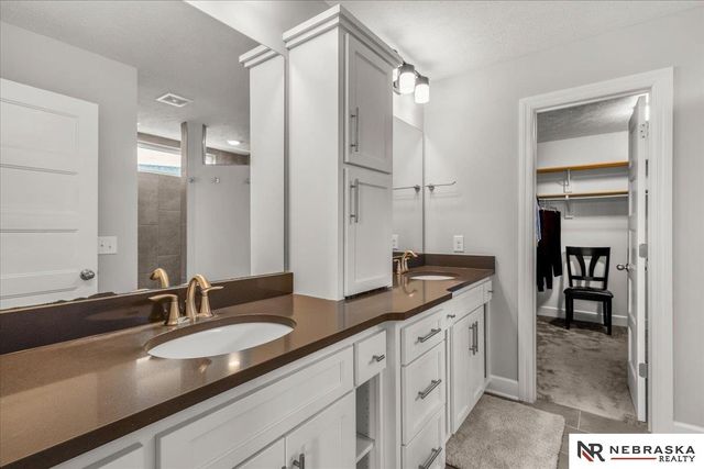 305 OTOE Drive, Yutan, NE 68073