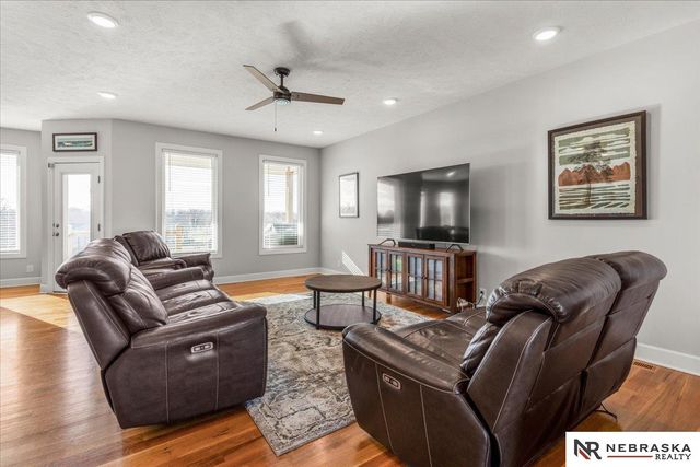 305 OTOE Drive, Yutan, NE 68073