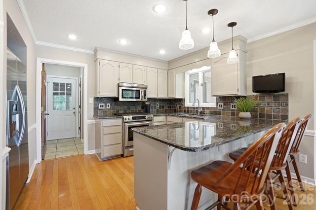 204 Bay Shore Drive, Belmont, NC 28012