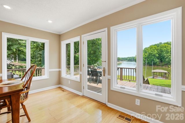 204 Bay Shore Drive, Belmont, NC 28012
