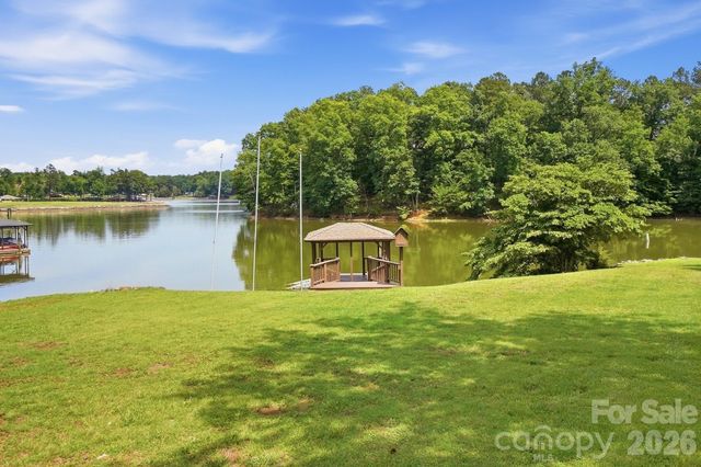 204 Bay Shore Drive, Belmont, NC 28012