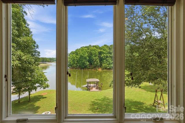 204 Bay Shore Drive, Belmont, NC 28012