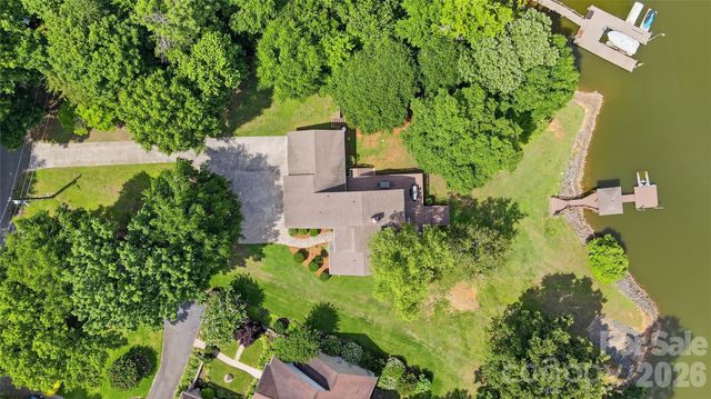 204 Bay Shore Drive, Belmont, NC 28012