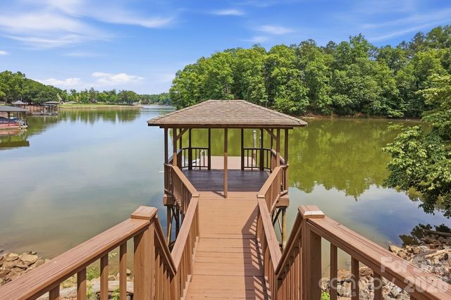 204 Bay Shore Drive, Belmont, NC 28012