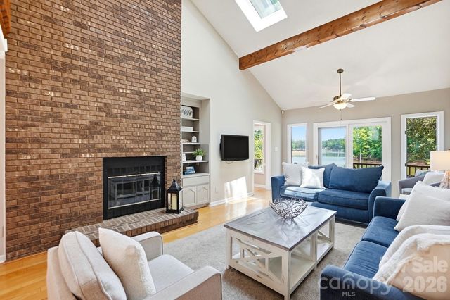 204 Bay Shore Drive, Belmont, NC 28012