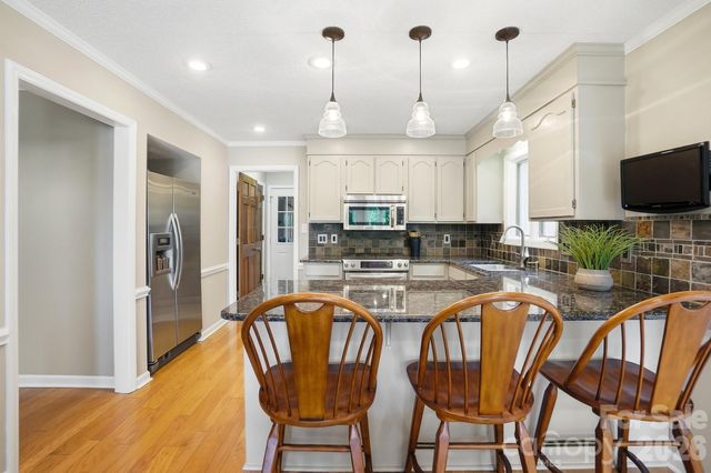 204 Bay Shore Drive, Belmont, NC 28012