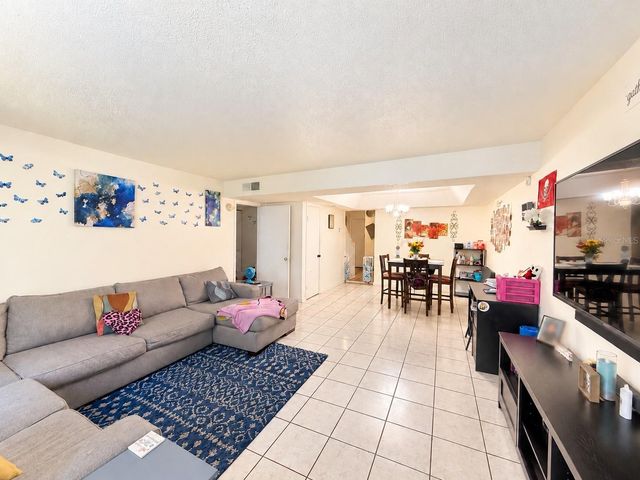 7535 ABONADO ROAD B, Tampa, FL 33615
