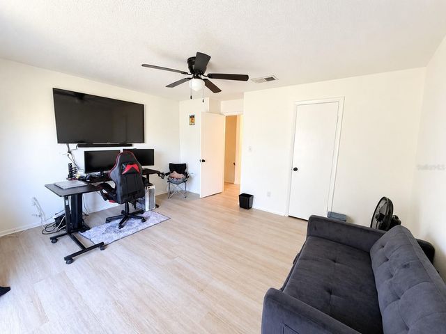 7535 ABONADO ROAD B, Tampa, FL 33615