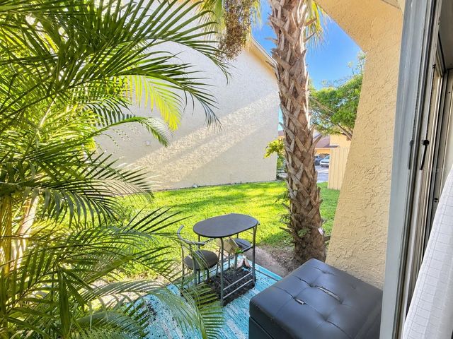 7535 ABONADO ROAD B, Tampa, FL 33615
