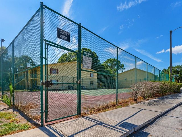 7535 ABONADO ROAD B, Tampa, FL 33615