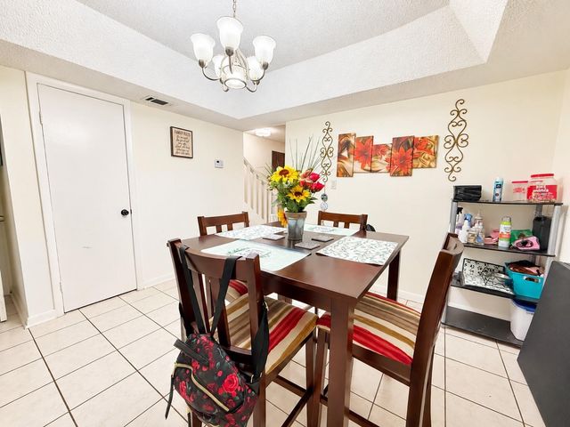 7535 ABONADO ROAD B, Tampa, FL 33615