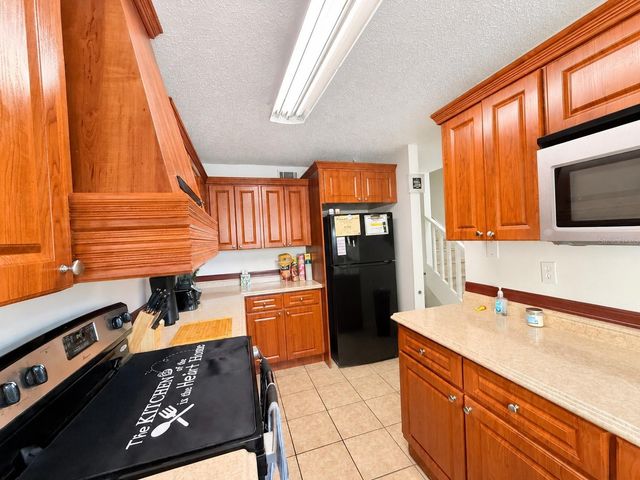 7535 ABONADO ROAD B, Tampa, FL 33615