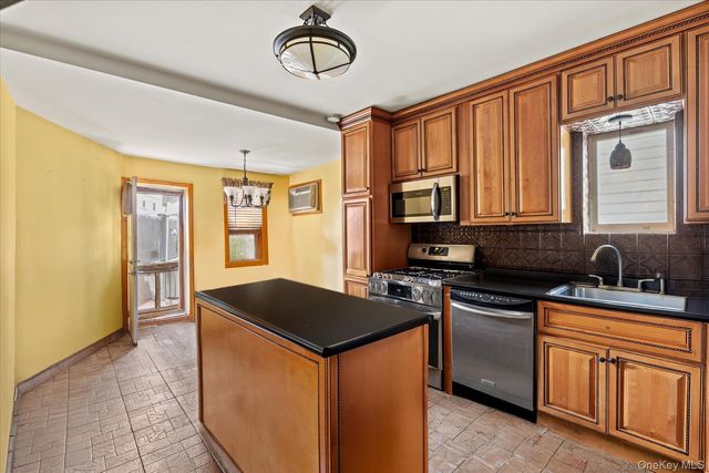 65-34 Jay Avenue, Maspeth, NY 11378