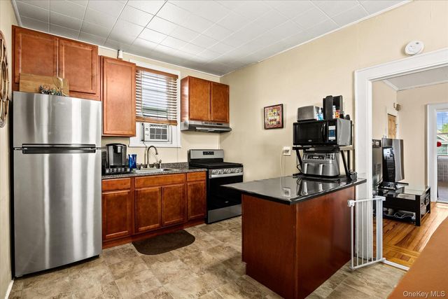 65-34 Jay Avenue, Maspeth, NY 11378
