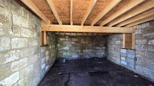 804 Staunton Bridge Road, Greenville, SC 29611