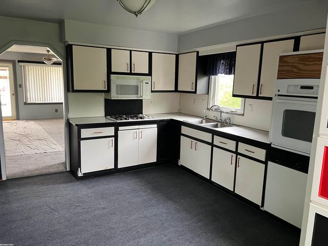 11568 Maxwell Avenue, Warren, MI 48089
