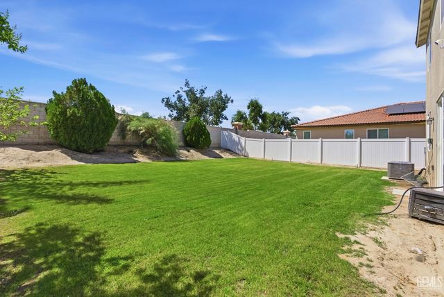 23 White Alder Drive, Bakersfield, CA 93314