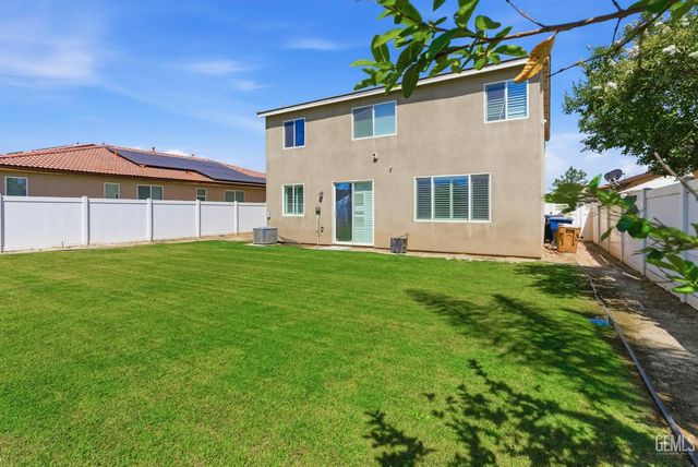 23 White Alder Drive, Bakersfield, CA 93314