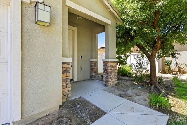23 White Alder Drive, Bakersfield, CA 93314
