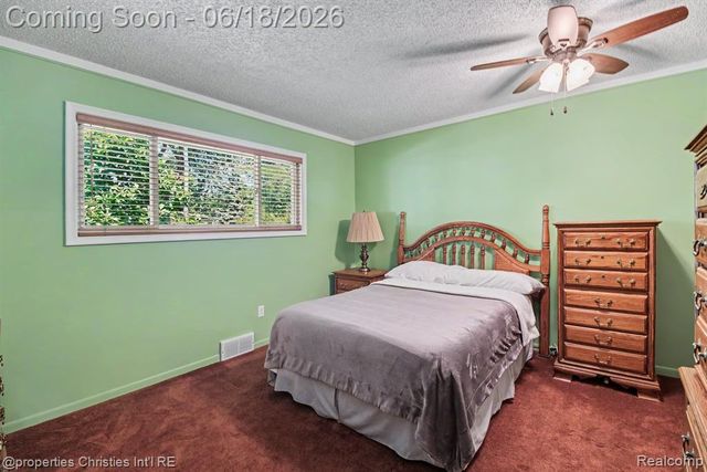 32916 Cambridge Drive, Warren, MI 48093