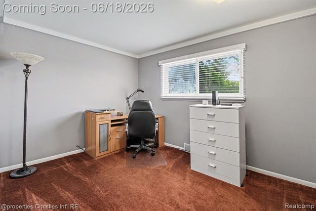 32916 Cambridge Drive, Warren, MI 48093