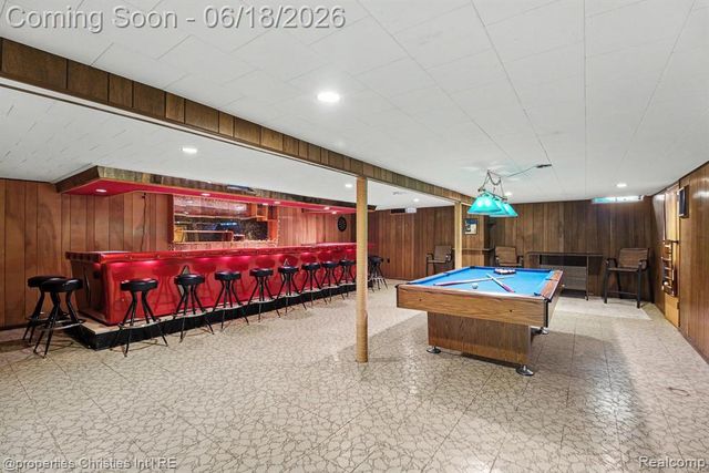 32916 Cambridge Drive, Warren, MI 48093