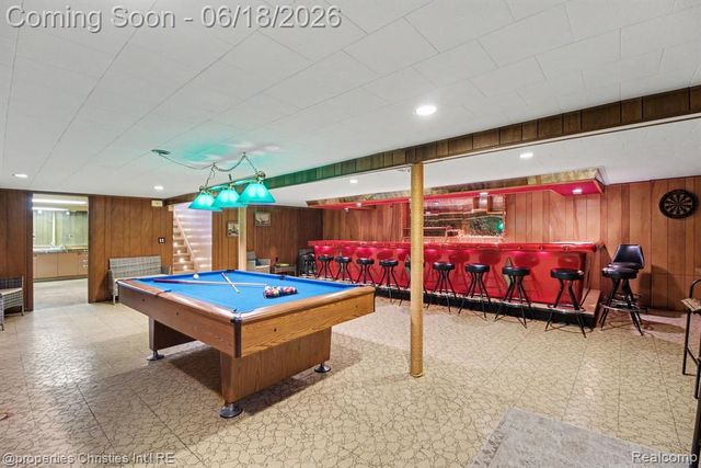 32916 Cambridge Drive, Warren, MI 48093