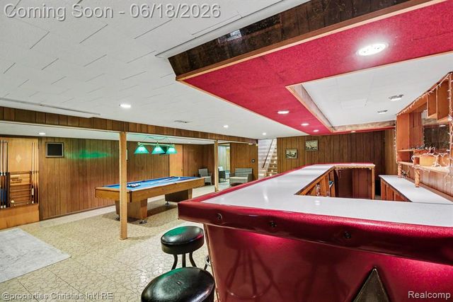 32916 Cambridge Drive, Warren, MI 48093