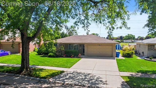 32916 Cambridge Drive, Warren, MI 48093