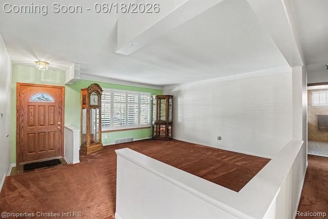 32916 Cambridge Drive, Warren, MI 48093