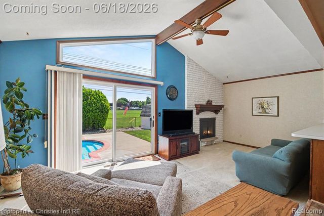 32916 Cambridge Drive, Warren, MI 48093