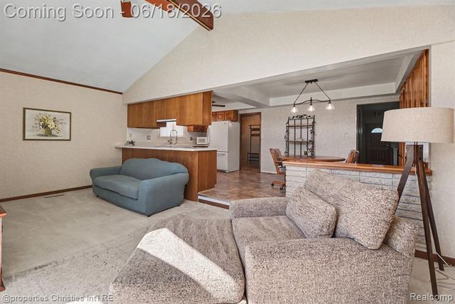 32916 Cambridge Drive, Warren, MI 48093